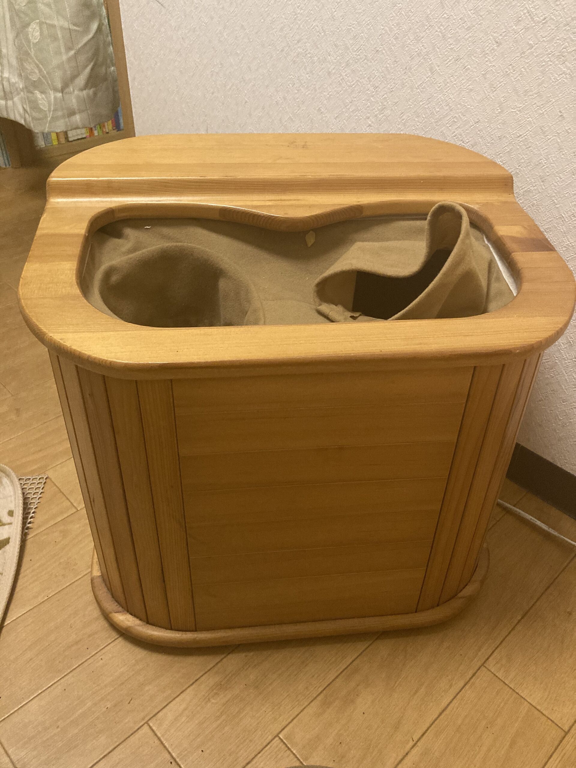 みずのない足湯
